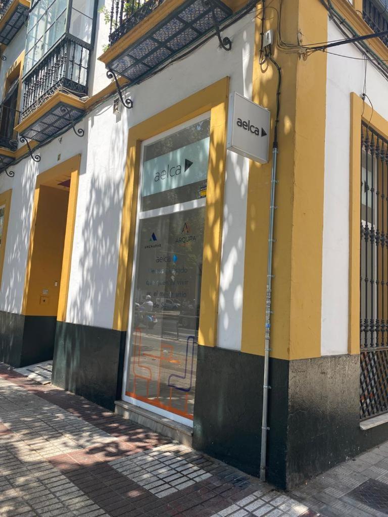 Rentalsevilla Moderno Apartamento En Santa Cruz Con Parking Para Coche Mediano Zewnętrze zdjęcie